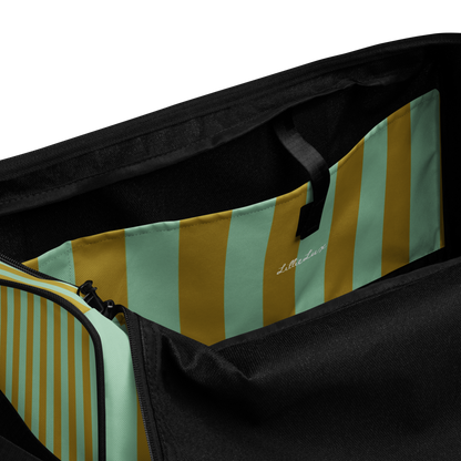 Palm Tonic interior pocket view, smooth black lining, LillieLux.com